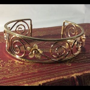 Krementz vintage rose and gold tone bracelet.